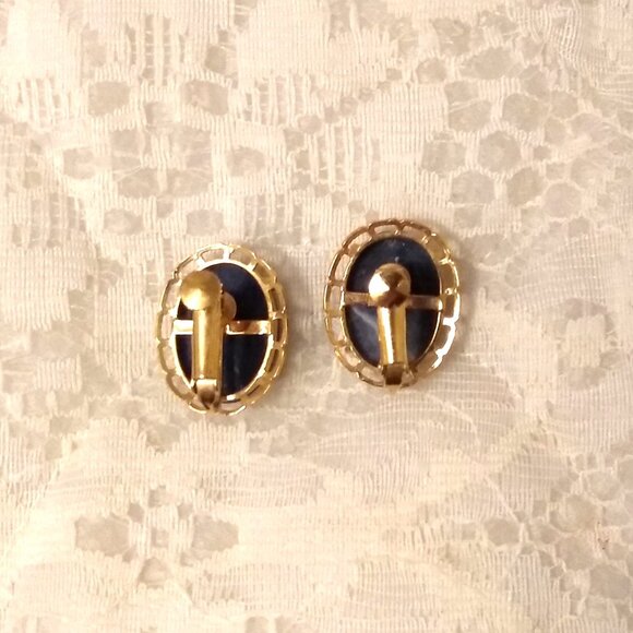 Vintage Gold Tone Oval Blue Stud Earrings Non-Pierced Screw Clip Earrings - Picture 8 of 9